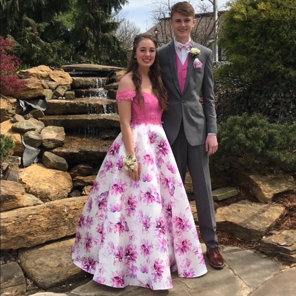 Prom Dress!! - Picture 2 of 2
